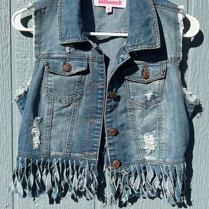 I’m cleaning my closet.